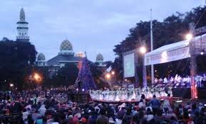 Pihak keamanan diperintahkan untuk bersiaga menghentikan adanya perayaan. Ibadah Natal Bersama Di Kota Paling Toleran Halaman All Kompasiana Com