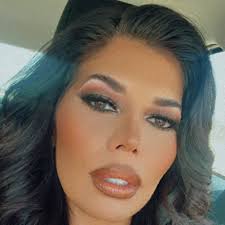 Alma Zavalza's Instagram, Twitter & Facebook