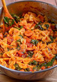 Serve Pasta For Dinner With The Delicious Flavours In This Super Quick Sausage Tomato And Spinach Pasta A Perfect Family Me Recipes Vegetarian Recipes Food