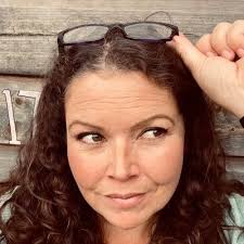 Julie Hedger (JulieHedger@)