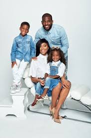 He is the son of charles edward paul(father) and robin jones(mother). The Brotherhood Crusade Honors Chris Paul Los Angeles Sentinel Los Angeles Sentinel Black News