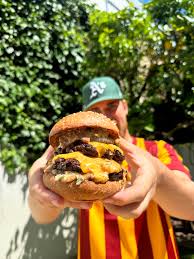 THE PERFECT BURGER - by Bartek Michalski