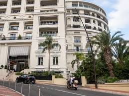 Born 14 march 1958) is the sovereign prince of monaco and head of the princely house of grimaldi.he is the son of prince rainier iii and grace kelly. Monaco So Reich Dass Es Nicht Mal Armutsstatistiken Gibt Business Insider