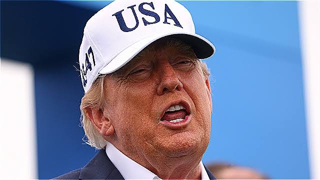 Trump Tells Zelensky to Halt Attacks on Russian Transit Facilities