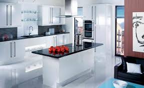 ديكورات مطابخ مودرن باللون الابيض موضة صيف 2017 مشاهير