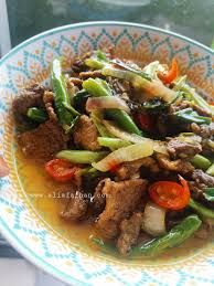 Rebus daging yang telah dipotong nipis. Resipi Daging Goreng Kunyit Sedap Dan Mudah Vanilla Freak