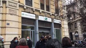 È caccia alla banda che fugge nelle fogne. Rapina In Banca A Milano I Ladri Sono Entrati Dalle Fogne Il Tempo