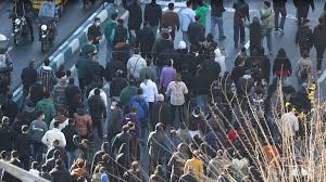 گزارش‌ها از کشته‌شدن یک «بسیجی» در جریان اعتراضات؛ واکنش جمهوری اسلامی چه خواهد بود؟