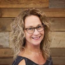 Sonia Stratton's Instagram, Twitter & Facebook