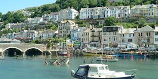 Great, black, jutting cliffs and rocks, like the original darkness, and a pale sea breaking in, like dawn. Sehenswurdigkeiten Looe Urlaub In Sud Cornwall Urlaub Reisen