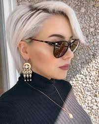 Medium length hairstyles belong to the category of those very flexible and versatile. Top 10 Womens Medium Length Hairstyles 2021 40 Photos Videos