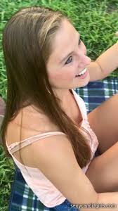 Sexy Teen Downblouse - Braless Creepshot - Candid Voyeur Photos Revealed