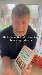 Chia Pudding Recipe 👇 Brief warning, this is probably too many chia seeds  for one hit. I was trying to push fibre up. Will try new versions this  week. 500 kcal (20P,