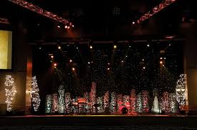 Http Www Churchstagedesignideas Com Wp Content Uploads 2010 06 Dsc 6059 Jpg Christmas In The City Church Stage Design Stage Design
