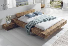 Il peut être parfaitement combiné avec des meubles assortis dans la chambre. Decouvrez Nos Lits 2 Places En Bois Massif Inspiration Nordique Idees De Lit Lit Bois Massif Idees De Meubles