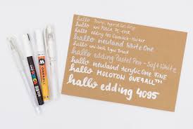 strophe 1 es geht durch die welt ein geflüster arbeiter, hörst du es nicht? Weisse Lettering Stifte Grosser Guide Fur Lettering Mit Weissen Stiften