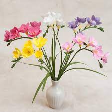 Freesia Single Stem Crepe Paper Fresia Crepe Paper Flowers Etsy Paper Flowers Crepe Paper Flowers Freesia Flowers