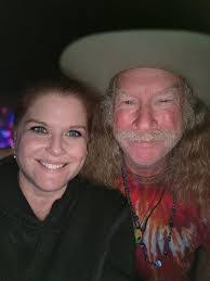 Mariel Robert's Instagram, Twitter & Facebook