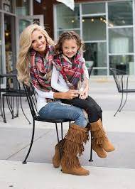 Pin By Irena Chybova On Mommy Daughter Son Photos Mother Daughter Outfits Mommy Daughter Outfits Mommy And Me Outfits
