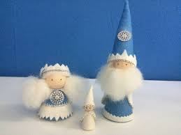 King Winter Jack Frost And His Queen And Little Boy Made By My Own Design Peg Dolls Nature Table Peg Wooden Doll Winter Peg Dolls Peg Dolls