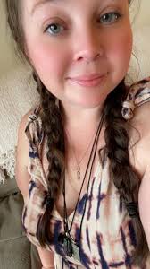 How many mountain girls still wear traditional Appalachian hair ￼