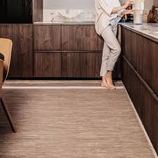 Küchenteppiche und küchenläufer verleihen jeder küche eine tolle optik und verhindern ein ausrutschen auf glatten fliesen. 2an8zrcrg8ijtm