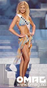 For å bli litt bedre kjent med kathrine sørland, fikk vi lov til å kikke i designerveska hennes. Miss Universe 2004 Kathrine Sorland Facebook