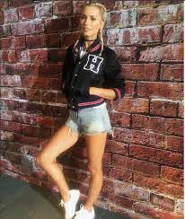 Sängerin schockiert mit freizügigem auftritt in stuttgart. Lena Gercke Wearing Customized Tommy Hilfiger Jacket The Voice Of Germany Fashion Tommy Hilfiger Jackets Lena Gercke