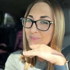 Abbie Bounds's Instagram, Twitter & Facebook