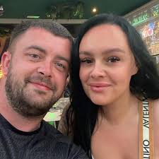 Just moved to the area and have loads of boxes from house stuff and dome  doors that we need skipping. Is there anyone local who removes this sort of  stuff? Thanks