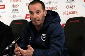 37 593 1 3 petit: B Sad Petit Satisfeito Com Equilibrio Defensivo E Ofensivo Recente Da Equipa Futebol 365