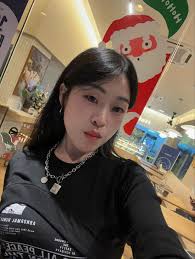 今日：小小探店日常！◡̈ 🧇🍨 🖤𝐬𝐡𝐚𝐫𝐞 . ᐝ #探店日#fluffedcafe #desserts #icecream