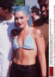 Great Outfits in Fashion History: Gwen Stefani's Fuzzy Blue Bikini Top -  Fashionista