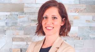 Elena Zanardo: 10 anni in Masi, la storia dell'agenzia passa dalla sua  scrivania!