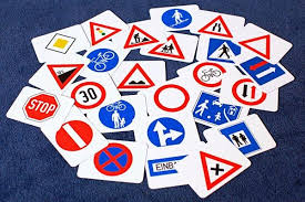 Ein Blog Mit Gratisdownloads Von Lernmaterialien Und Montessori Zusatzmaterialien Verkehrszeichen Verkehrszeichen Lernen Verkehrserziehung