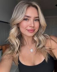 Megan Hutchinson's Instagram, Twitter & Facebook