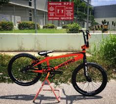 Maybe you would like to learn more about one of these? Malaysia S Elite Bmx Elmi Jumari 401 His Custom 2015 Meybo Frame And Sniper Hubs Finished With Full Box Components Bicicleta Ilustracao Bicicleta