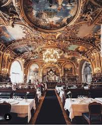 Partez à la découverte de ce joyau de notre patrimoine artistique. Le Train Bleu Is A Restaurant Located In The Train Station Gare De Lyon In Paris It Is A Beautiful Restaurant From Th Paris Restaurants Paris Paris Travel