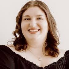 Kasey Stanton's Instagram, Twitter & Facebook