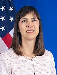 Lisa Peterson's Instagram, Twitter & Facebook