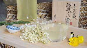 接骨木花釀 table decorations decor glass