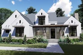 This farmhouse design floor plan is 3342 sq ft and has 4 bedrooms and has 3.5 bathrooms. 4 Bedroom Modern Farmhouse Plan 2828 Sq Ft 3 5 Bath 117 1129