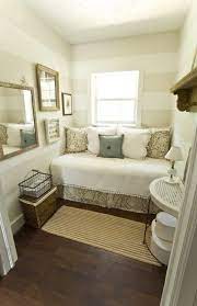 Cute And Functional Small Guest Bedroom Small Guest Bedroom Small Guest Room Guest Bedrooms