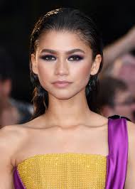 How to remove tea stain from carpet using baking soda. Zendaya Did Her Own Hair And Makeup For The Red Carpet Beauty Crew
