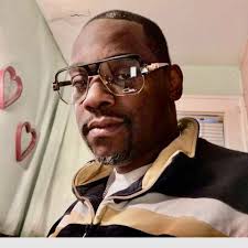 In the Pocket: Clark succeeds with two-handed approach