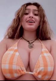 bananakneetat  pinkeyeval  urlocalbigtittiegf  valeria manzano Гола  изтичане OnlyFans снимка 4 - Nudogram v2.1