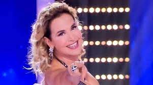 Barbara d'urso e pomeriggio 5 battuti da la vita in diretta. Barbara D Urso Furiosa A Pomeriggio 5 Siamo Stati Truffati