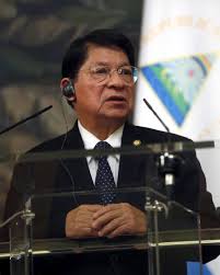 👉 La vicedictadora Rosario Murillo anunció este jueves que el canciller Denis  Moncada Colindres dejaba su cargo por cuestiones de salud y asumía como  nuevo canciller Valdrack Jaentschke, un viejo operador de