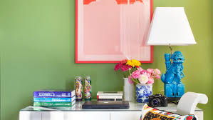 Tween bedroom is a balancing act