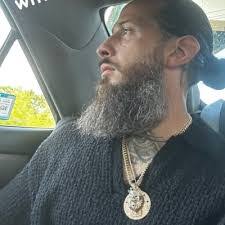 Shelly Cottrell's Instagram, Twitter & Facebook